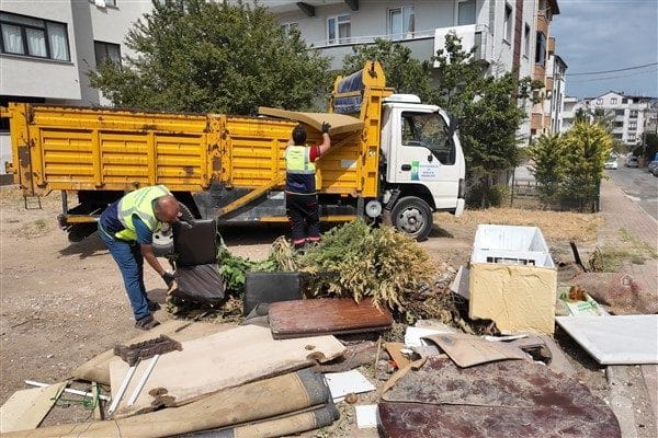 Çayırova Belediyesi İklim Değişikliği ve Sıfır Atık Müdürlüğü ekipleri, atık