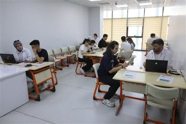 1 Ağustos Cuma günü başlayan tercih süreci doğrultusunda Çayırovalı gençlere