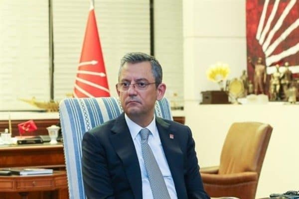 Özel, konuşmasında Aydın’ın demokratik duruşuna vurgu yaparak, “Aydın’ın iradesi oyları