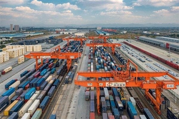 Çin'in, dünya genelinde 157 ülke ve bölgenin en büyük üç