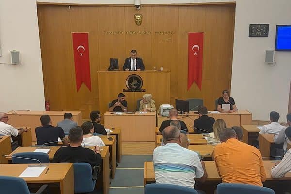 Düzce Belediye Meclisi, Ağustos ayı toplantılarının tamamlanmasının ardından olağanüstü toplantıda