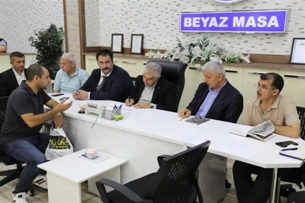 Belediyeden yapılan açıklamada, “Hemşehrilerimizle bir araya gelerek taleplerini dinlediğimiz, çözüm