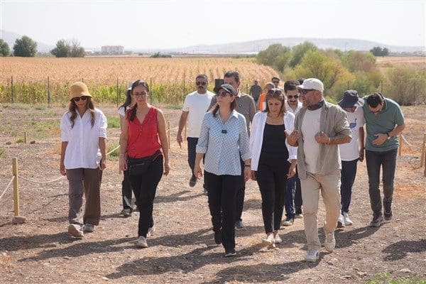 Diyarbakır Büyükşehir Belediyesi Eşbaşkanı Serra Bucak, Ergani Belediye Eşbaşkanı Birsen