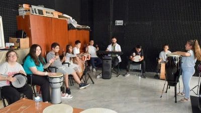 Engelliler Koordinasyon Merkezi bünyesinde faaliyet gösteren Engelsiz Sanat Atölyesi, özel