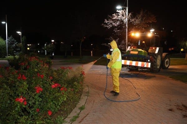 Çalışmalar Eskişehir Büyükşehir Belediyesi Park ve Bahçeler Dairesi Başkanlığı ekipleri