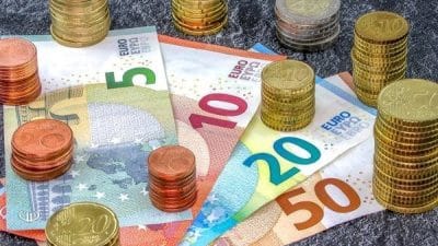 Kamuyu Aydınlatma Platformuna (KAP) yapılan açıklamada, ''Yeni pay alma hakları