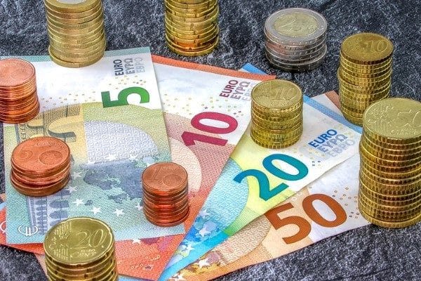 Kamuyu Aydınlatma Platformuna (KAP) yapılan açıklamada, ''Yeni pay alma hakları