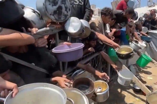 Filistin Sağlık Bakanlığı'ndan yapılan açıklamada, "Gazze Şeridi hastanelerinde son 24
