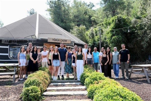 Temmuz ve ağustos aylarında Garaova Tarım Parkı'nda üç dönem halinde