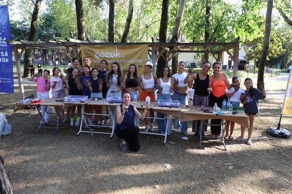 Büyükşehir Belediyesi, ‘Bursa Sanatla Yeşeriyor’ etkinlikleri kapsamında Gezici Sanat Atölyesi’ni