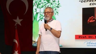 Edremit Kitap Fuarı’nın ikinci günü, müzikten edebiyata, sağlıklı yaşamdan demokrasi