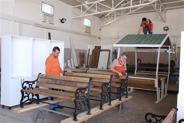  "Üreten Belediye" anlayışıyla hareket eden belediye, kent estetiğine katkı sunmak