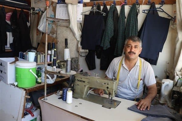 Bir zamanlar her mahallenin olmazsa olmazı olan terziler, günümüzde yok