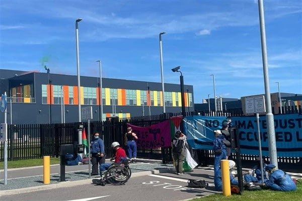 Sosyal medyada paylaşılan görüntülerde, bazı aktivistlerin Pazar günü ülkenin kuzeybatısındaki