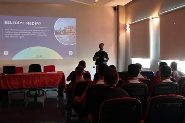 İnegöl Belediyesi’nde göreve yeni başlayan personeller İnsan Kaynakları ve Eğitim