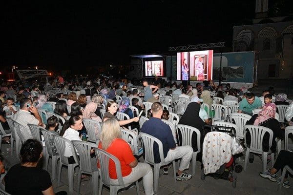 Isparta Belediyesi, mahalle sakinlerine yönelik etkinliklerine devam ediyor. Yaz Akşamı