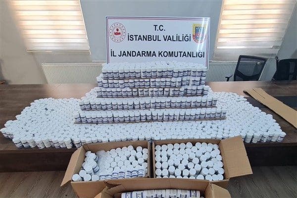 İçişleri Bakanı Yerlikaya, İstanbul'da "Uyuşturucu Madde İmalatçısı Zehir Tacirlerine" yönelik