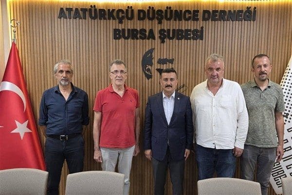 Ziyarette karşılıklı fikir alışverişi yapılırken, hem yangınlara karşı alınması gereken