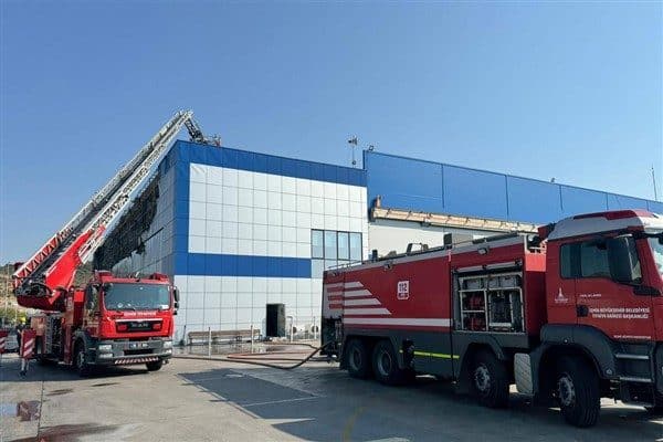 İzmir Büyükşehir Belediyesi İzmir İtfaiyesi, Aliağa Organize Sanayi Bölgesi’nde faaliyet