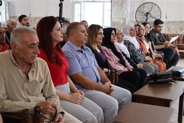 Sur Belediyesi Eş Başkanları Önkol ve Örhan, meclis üyeleri ile