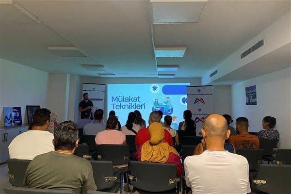 Mersin Büyükşehir Belediyesi Kariyer Merkezi, kentteki istihdam olanaklarını geliştirmek ve