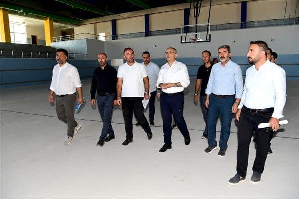 Malatya Büyükşehir Belediye Başkanı Sami Er, beraberinde AK Parti Yeşilyurt