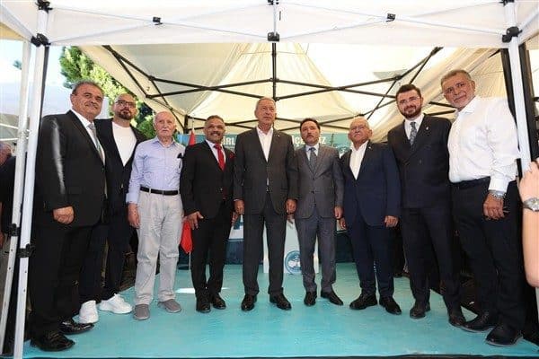 Cumhuriyet Meydanı’ndaki tarihi Saat Kulesi’nde gerçekleşen açılışa, Başkan Büyükkılıç’ın yanı