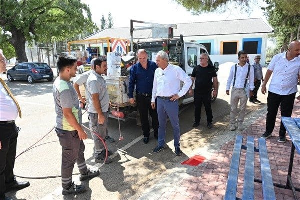 Park ve Bahçeler, Fen İşleri ve Temizlik İşleri Müdürlüğü ekipleri,