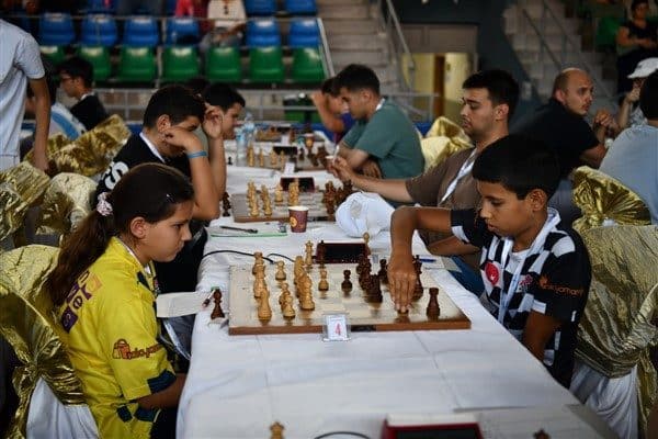 Keşan Atatürk Stadı Kapalı Spor Salonu’nda saat 16.00’da başlayan turnuvanın