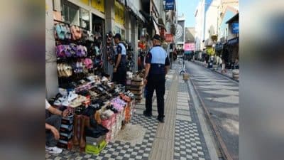 Son günlerde yoğunlaştırılan kontroller kapsamında belediye zabıta ekipleri, özellikle kaldırımları
