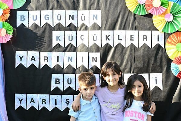 Kırşehir’de 30 Ağustos Zafer Bayramı kutlamaları başladı. Kırşehir Belediyesi tarafından
