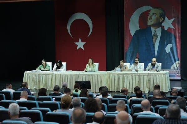 Konak Belediyesi’nin ağustos ayı birinci birleşiminde meclis grupları yoğun gündemle