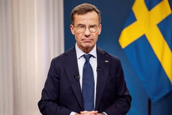 Kristersson, şirketin Skellefteå ve Västerås’taki faaliyetlerinin devam etmesi için yoğun
