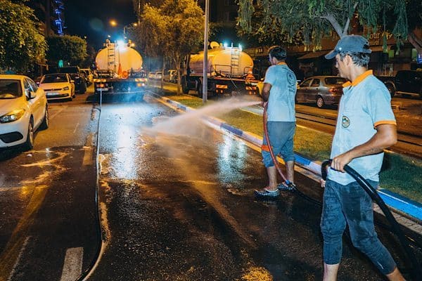 Alanya Belediyesi tarafından ,kent  genelinde sürdürülen temizlik çalışmalarına devam ediliyor.
