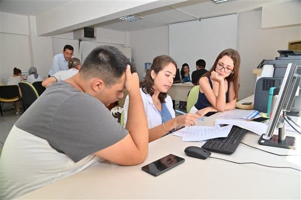 MABEM bünyesindeki uzman rehber öğretmenler, öğrencilerin ilgi alanları, yetenekleri ve