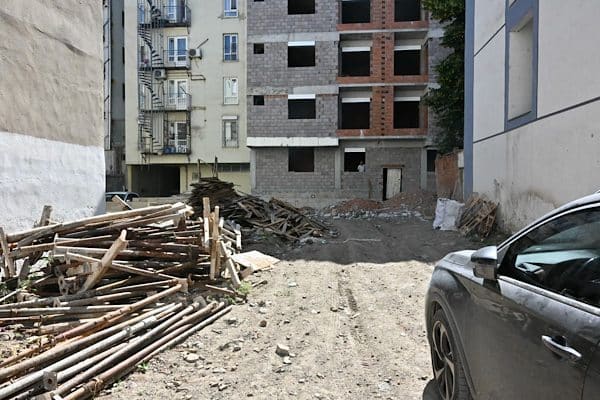 Manisa Büyükşehir Belediyesi tarafından, şehir merkezinde kullanılmayan bir ada içi