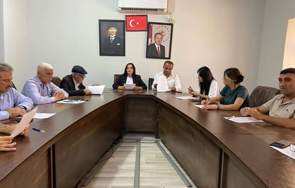 Belediye meclis toplantı salonunda gerçekleşen oturuma, Mazıdağı Belediye Eş Başkanları