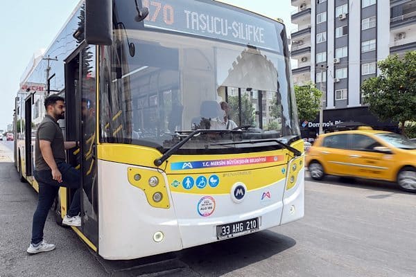 Mersin Büyükşehir Belediyesi tarafından, toplu taşıma ücretlendirmesinde “Gittiğin Yere Kadar