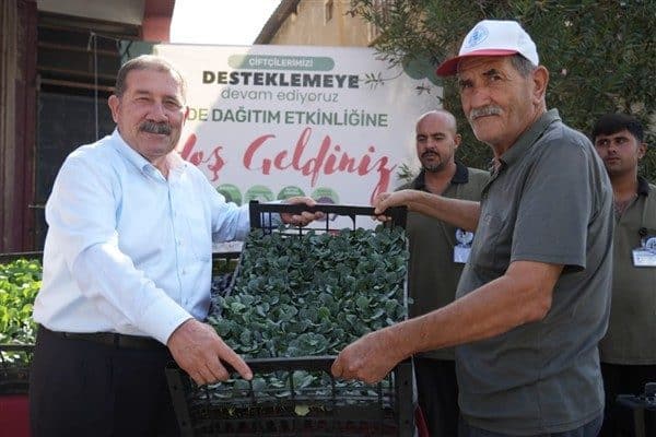 Üreten ve çalışan çiftçilerin yanında olmak ve çiftçilerin girdi maliyetlerini
