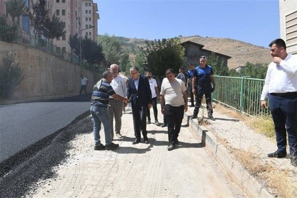 Çalışmalar hakkında ilgili birim amirlerinden bilgi alan Söylemez, saha ziyareti