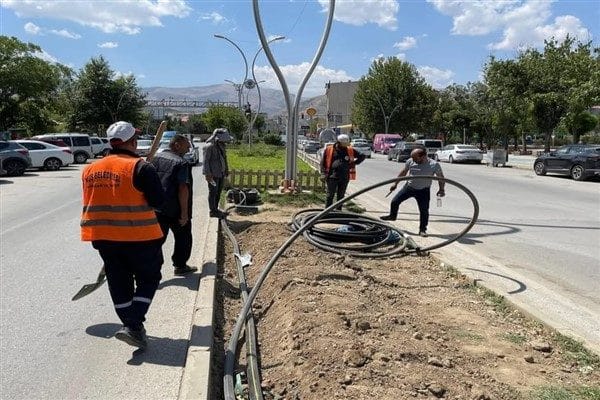 Belediye yetkilileri, sürdürülebilir yeşil alanlar yaratmayı, daha estetik ve düzenli