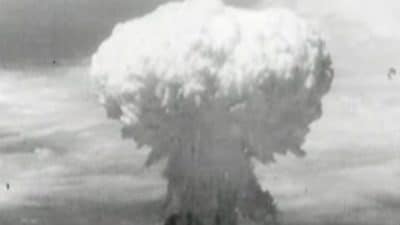 Şehir, 9 Ağustos 1945'te patlayan ve ardından gelen kaosta yaklaşık