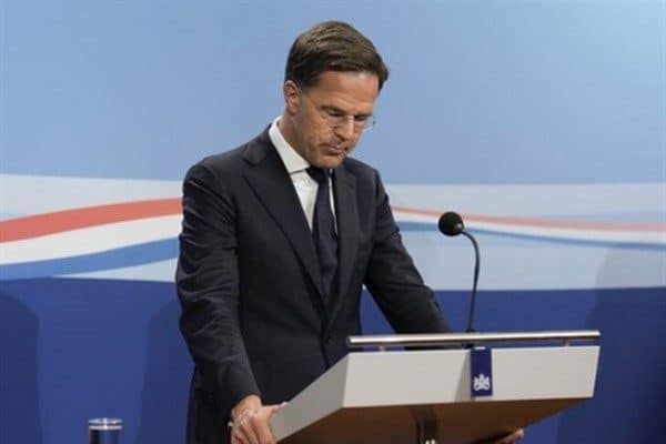 Görüşme sonrasında açıklama yapan Rutte, NATO’nun Ukrayna’ya verdiği desteğin kararlılıkla