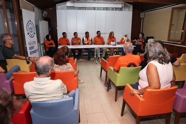 Nilüfer Kent Konseyi Binası’ndaki etkinlikte Mahalle Afet Gönüllüleri Derneği Bursa