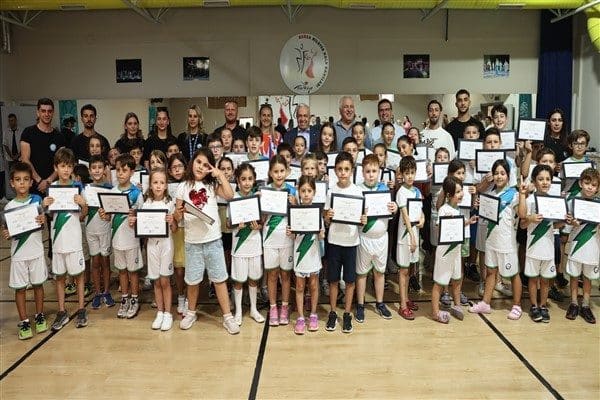 Yaz dönemi boyunca çocuklara farklı spor branşlarını tanıma fırsatı sunan