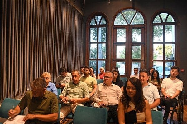 Osmangazi Belediyesi, düzenlediği “Girişimci Kafası” söyleşileri ile iş hayatında sıfırdan