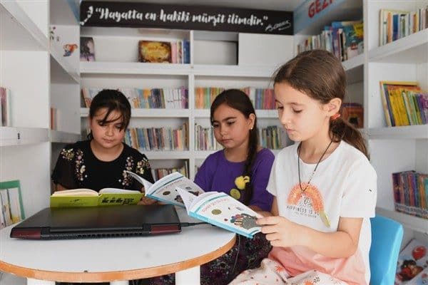 Osmangazi Belediyesi’nin ilçede yaşayan çocukların tatillerini en verimli şekilde geçirmesi