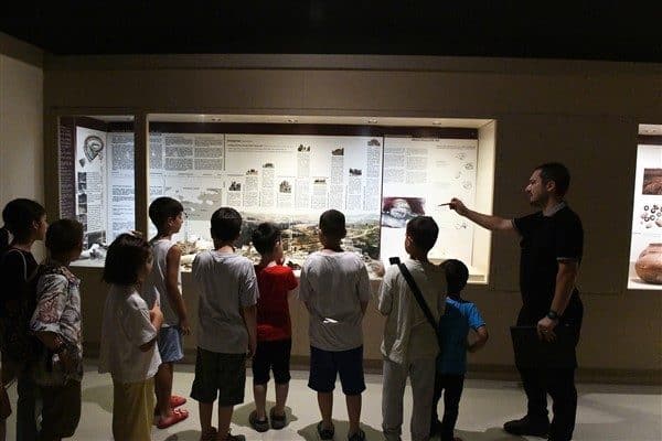 Osmangazi Belediyesi’nin düzenlediği “Minik Arkeologlar İş Başında” projesi kapsamında 7-11