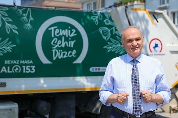 Düzce Belediyesi Temizlik İşleri Müdürlüğü ekipleri,“Temiz Şehir Düzce” kampanyası kapsamında,