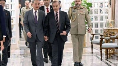 Pakistan Başbakanı Şahbaz Şerif, dün İslamabad’da Çin Dışişleri Bakanı Wang